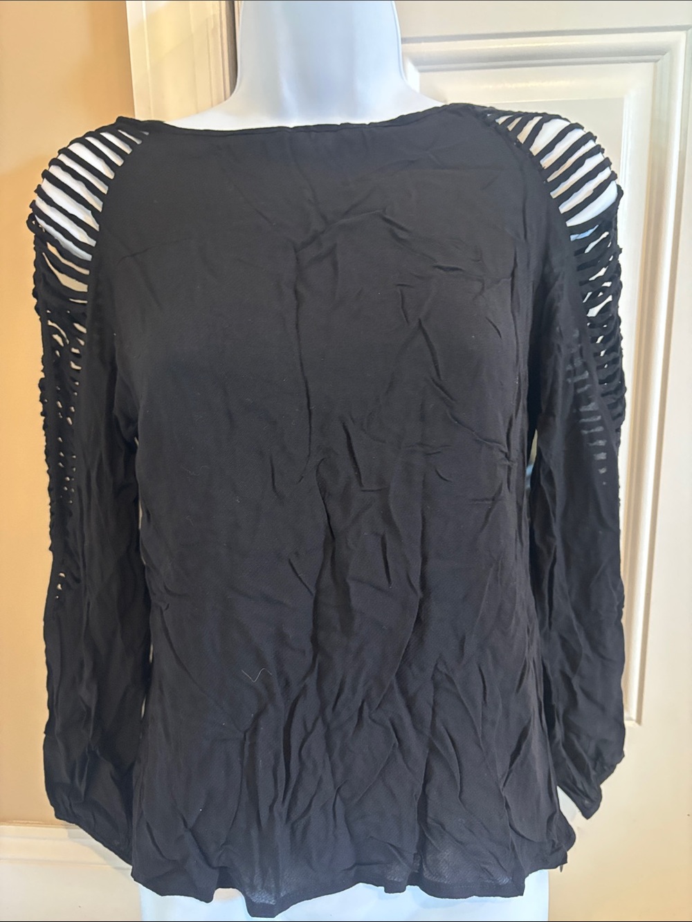 Esley Black Long Sleeve Cutout Shoulder Tunic
